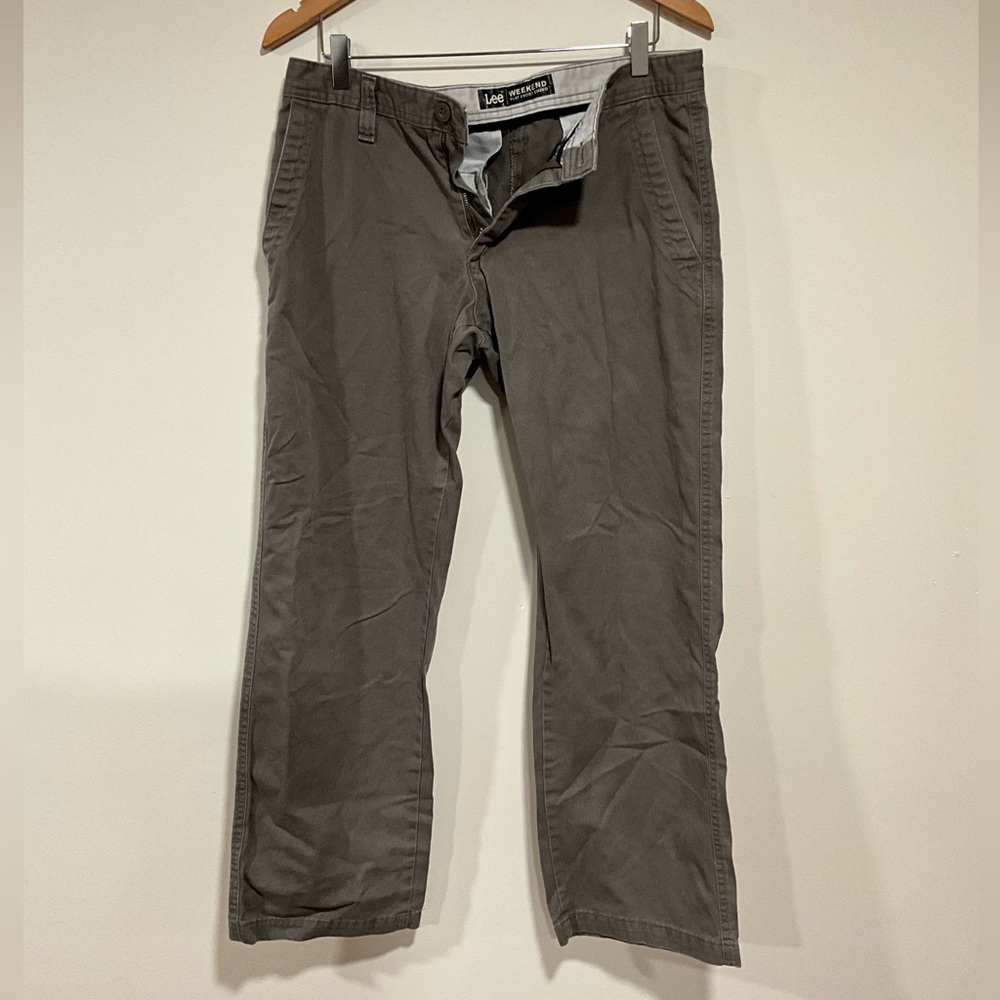 Lee Weekend Flat Front Chino Pants.  Men’s, Size 32x30, like new!